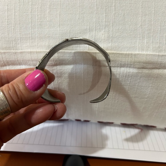 Feather bracelet cuff - Picture 4 of 8